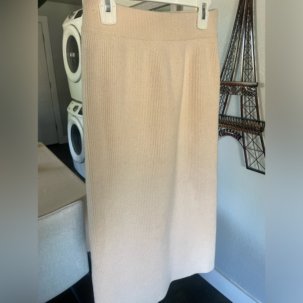 Formal knit skirt